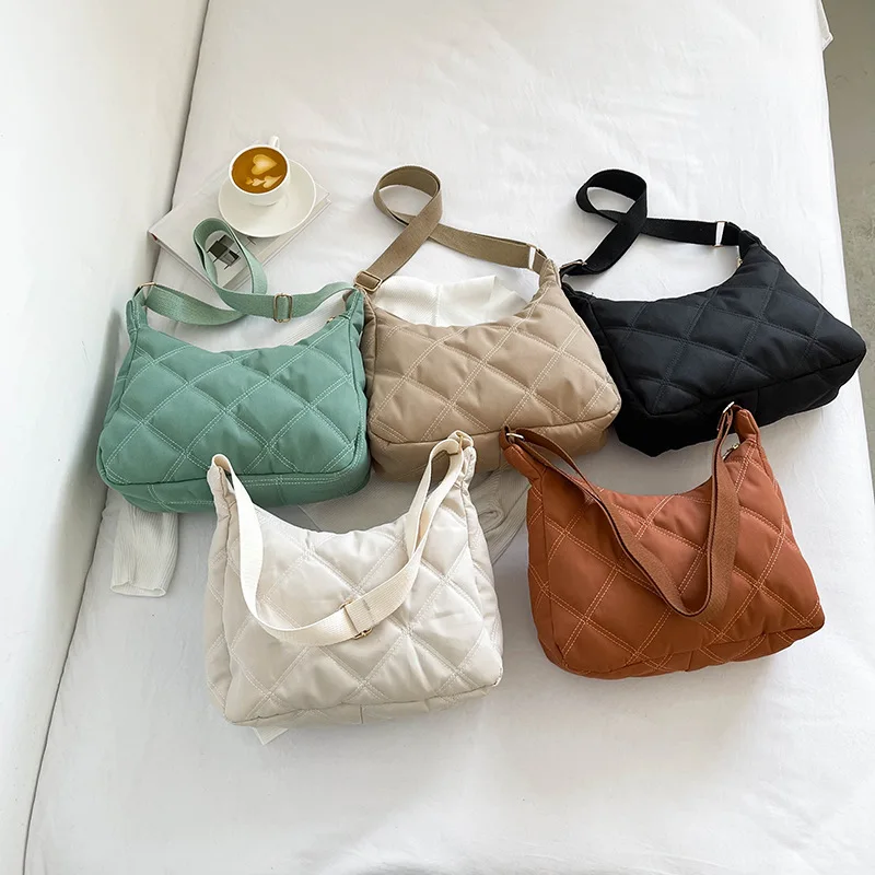 Women's Bag 2023 New Casual Shoulder Bag Korean Fashion Diamond Lattice Crossbody Bag Temperament Large Capacity Tote Bag
Women's Bag 2023 New Casual Shoulder Bag Korean Fashion Diamond Lattice Crossbody Bag Temperament Large Capacity Tote Bag