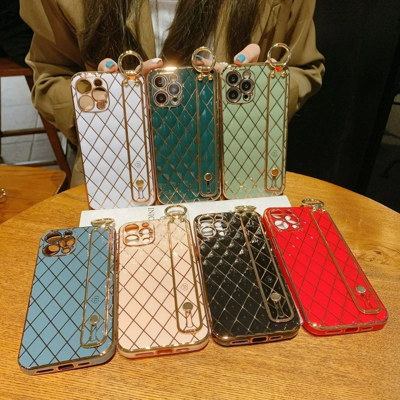 For IPhone 7 8 Plus Case Creative Plated Rhombic Wristband Cover for IPhone 11 12 13 Pro X XR XS Max Mini Shockproof Phone Case
For IPhone 7 8 Plus Case Creative Plated Rhombic Wristband Cover for IPhone 11 12 13 Pro X XR XS Max Mini Shockproof Phone Case