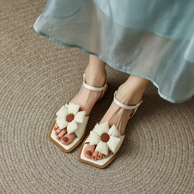 Women Sandals 2022 New Design Elegant Woman Flat Heel Shoes Flower Flat Bottom Square Toe Open Toe Strap Casual Sandals Lady
Women Sandals 2022 New Design Elegant Woman Flat Heel Shoes Flower Flat Bottom Square Toe Open Toe Strap Casual Sandals Lady