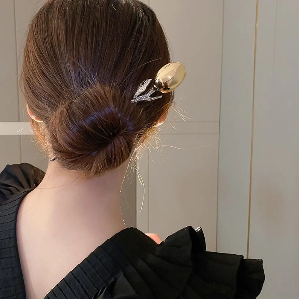 1PC Korean Sweet Tulip Flower Hair Claw Vintage Temperament Metal Hair Stick for Women Girls Hair Styling Tool
1PC Korean Sweet Tulip Flower Hair Claw Vintage Temperament Metal Hair Stick for Women Girls Hair Styling Tool