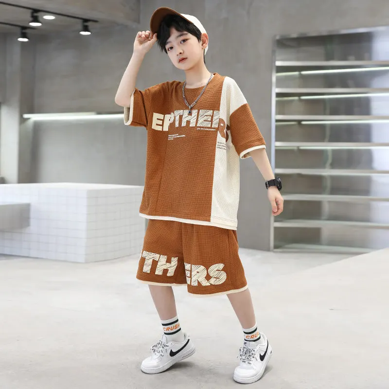 Комплект из футболки и шортов для мальчиков, на возраст 5-14 лет 
Комплект из футболки и шортов для мальчиков, на возраст 5-14 лет