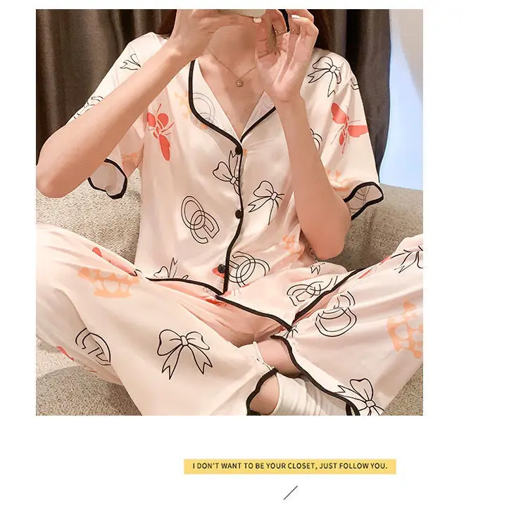 Lingerie Explosion Short-sleeved Shorts Trousers Short-sleeved Bowknot Pajamas Womens Ice Silk Cardigan Home Service Suit
Lingerie Explosion Short-sleeved Shorts Trousers Short-sleeved Bowknot Pajamas Womens Ice Silk Cardigan Home Service Suit