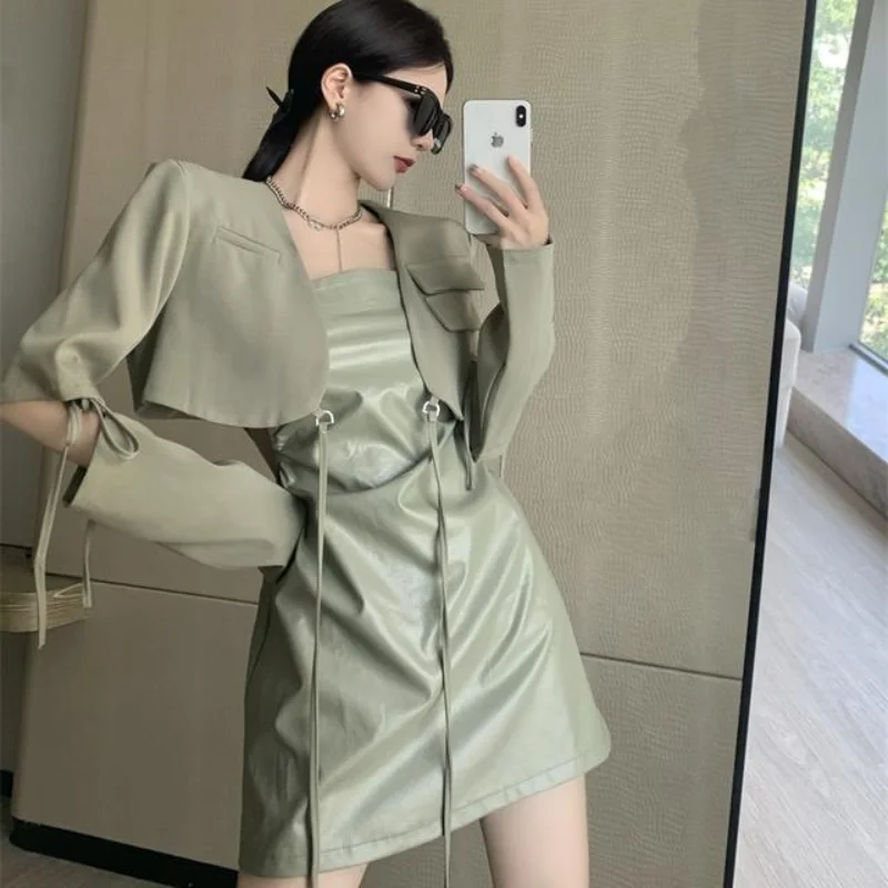 Early Autumn New Women's Dress Net Red Fashion Suit Slim Slim Slim Strap Dress Royal Sister Dress High Cold Two Piece Set
Early Autumn New Women's Dress Net Red Fashion Suit Slim Slim Slim Strap Dress Royal Sister Dress High Cold Two Piece Set