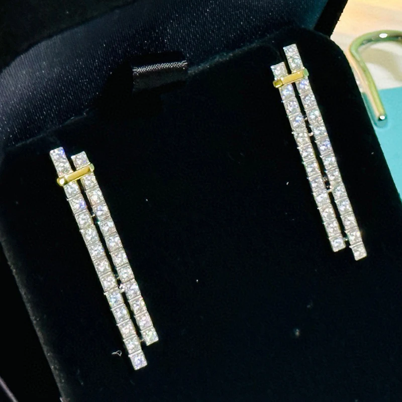 Top Qulity Classic 925 Sterling Silver Famous Brand Luxury Jewelry Earrings For Women Silver Marking Rivets Stud Earrings
Top Qulity Classic 925 Sterling Silver Famous Brand Luxury Jewelry Earrings For Women Silver Marking Rivets Stud Earrings