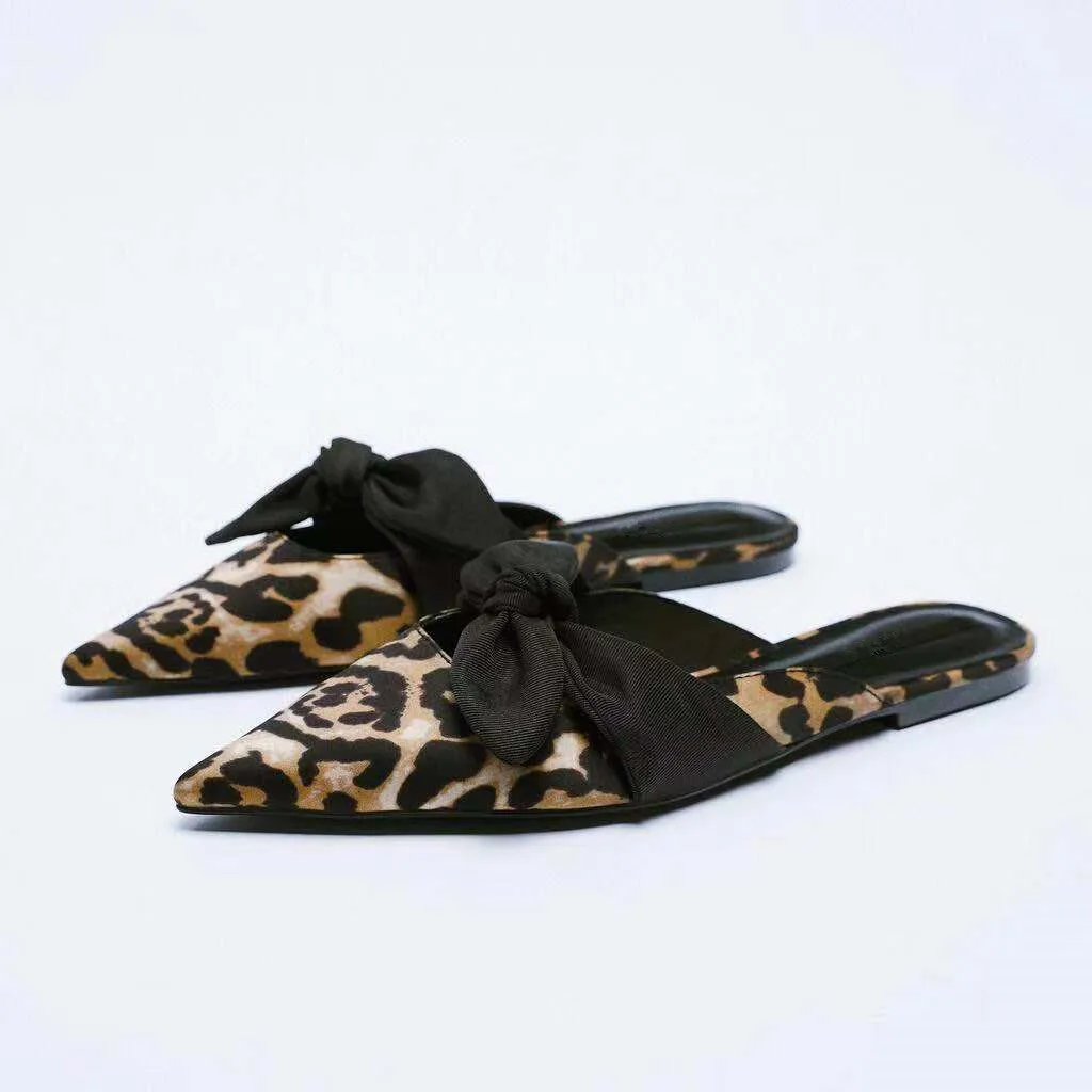 

2023 Summer Leopard Print Bow Knot Outside Wear Flat Shoes Female Hundred with Pointed Head Package Head Half Drag Mueller Shoes