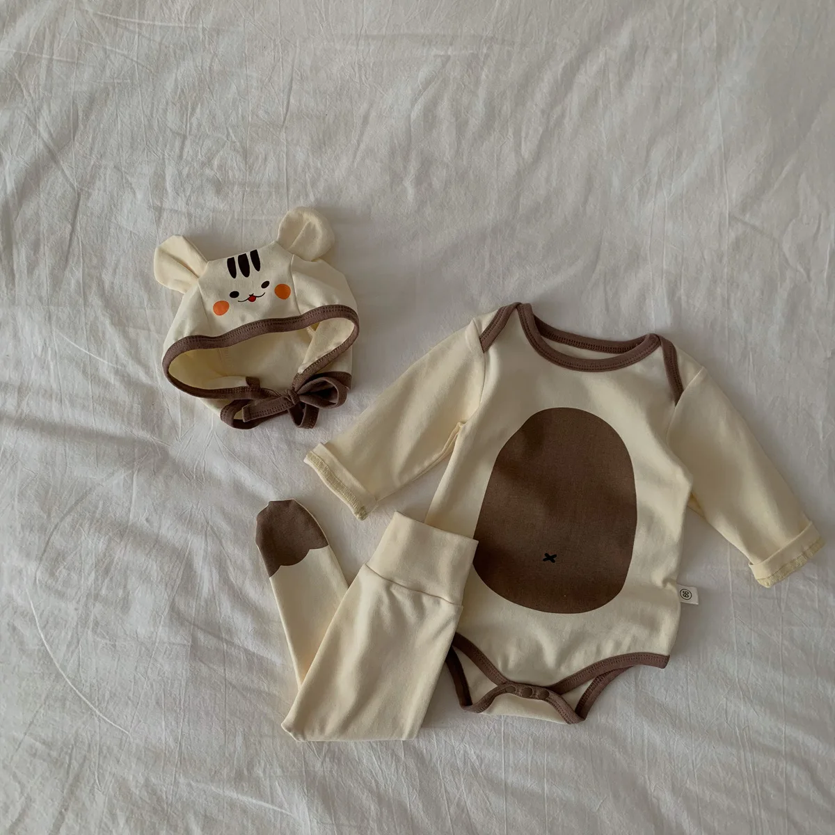 Newborn Infant Cartoon Baby Boy Girl Clothes Set Long Sleeve Romper Pants Outfits with Hat Autumn Baby Clothing 3PC
Newborn Infant Cartoon Baby Boy Girl Clothes Set Long Sleeve Romper Pants Outfits with Hat Autumn Baby Clothing 3PC