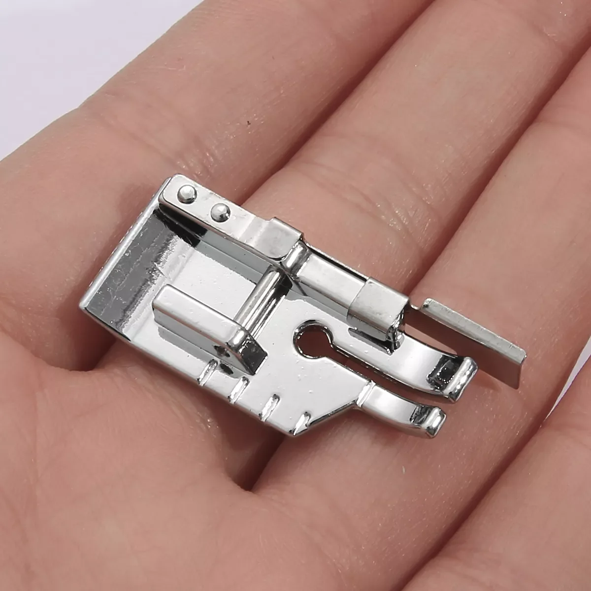 1/4 inch Patchwork Quilting Presser Foot with Edge Guide For Singer Brother Domestic Snap-on Sewing Machines
1/4 inch Patchwork Quilting Presser Foot with Edge Guide For Singer Brother Domestic Snap-on Sewing Machines