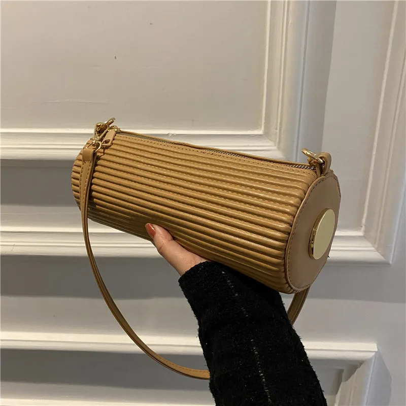 Luxury Pleated Handbag Women's Bag 2022 New Fashion Casual All-match High-end Single Shoulder Armpit Bag Messenger Cylinder Bag
Luxury Pleated Handbag Women's Bag 2022 New Fashion Casual All-match High-end Single Shoulder Armpit Bag Messenger Cylinder Bag