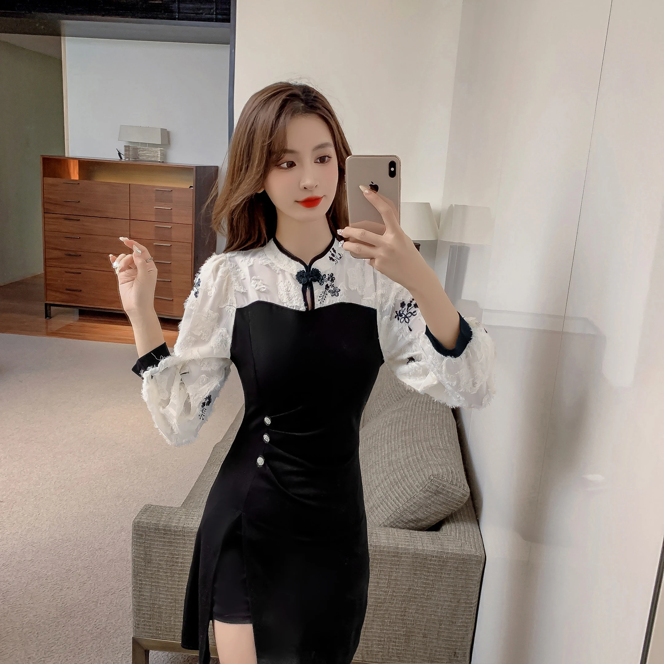 Комплект из двух предметов, облегающее платье и шорты с модифицированным Ципао, осень 2022, комплект из двух предметов в китайском стиле, Женс...
Комплект из двух предметов, облегающее платье и шорты с модифицированным Ципао, осень 2022, комплект из двух предметов в китайском стиле, Женс...