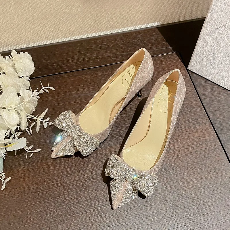 2022 Hot Glitter Rhinestones Women Pumps Crystal bowknot Satin Summer Lady Shoes Genuine leather High heels Party Prom Shoes
2022 Hot Glitter Rhinestones Women Pumps Crystal bowknot Satin Summer Lady Shoes Genuine leather High heels Party Prom Shoes