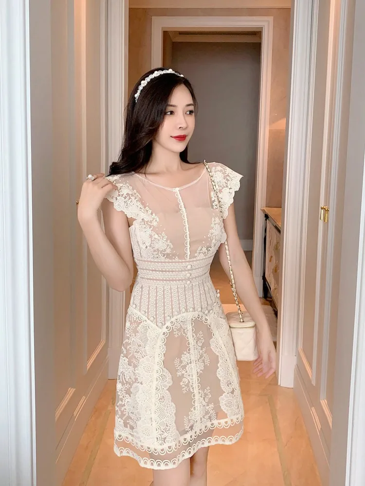 Runway Summer French Lace Patchwork Elegant Party Women Dress Embroidery High Waist Luxury Vintage Ruffles Mini Dress Vestidos 
Runway Summer French Lace Patchwork Elegant Party Women Dress Embroidery High Waist Luxury Vintage Ruffles Mini Dress Vestidos