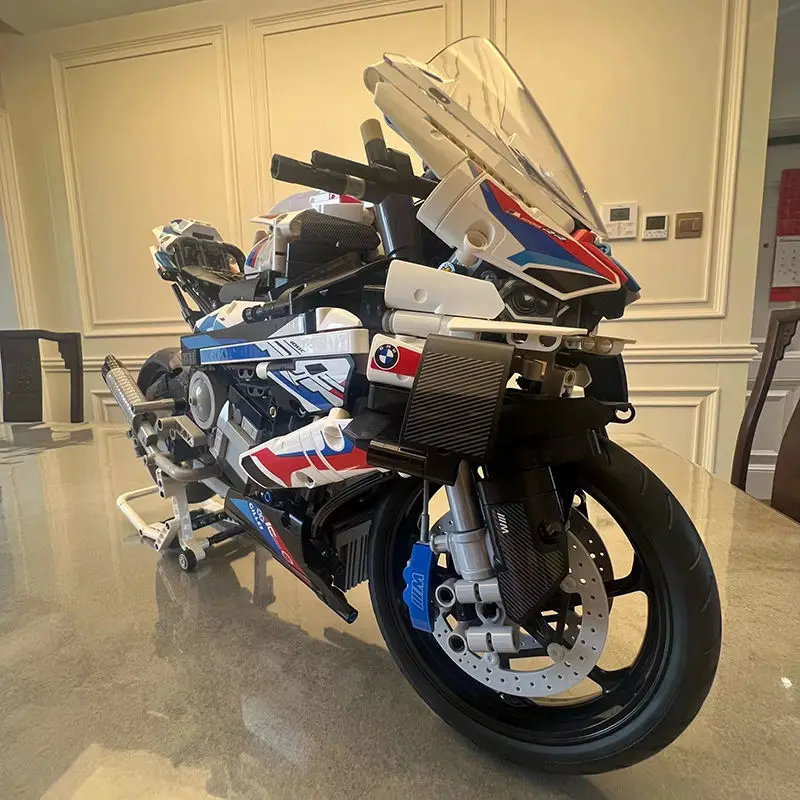 Конструктор Ducatis Panigale V4 R M1000R модель 2022 года, мотоциклетные строительные блоки, кирпичи, игрушки для мальчиков, детские игрушки, рождественск...
Конструктор Ducatis Panigale V4 R M1000R модель 2022 года, мотоциклетные строительные блоки, кирпичи, игрушки для мальчиков, детские игрушки, рождественск...