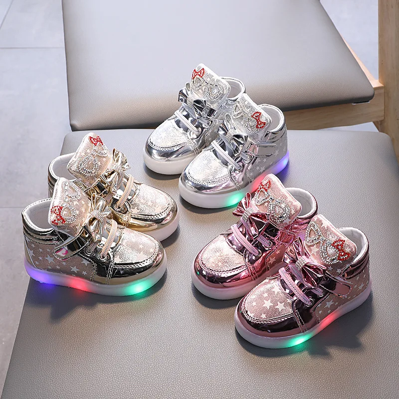 Disney children's cartoon bright diamond flash shoes boys and girls leather breathable luminous sneakers girls princess shoes
Disney children's cartoon bright diamond flash shoes boys and girls leather breathable luminous sneakers girls princess shoes