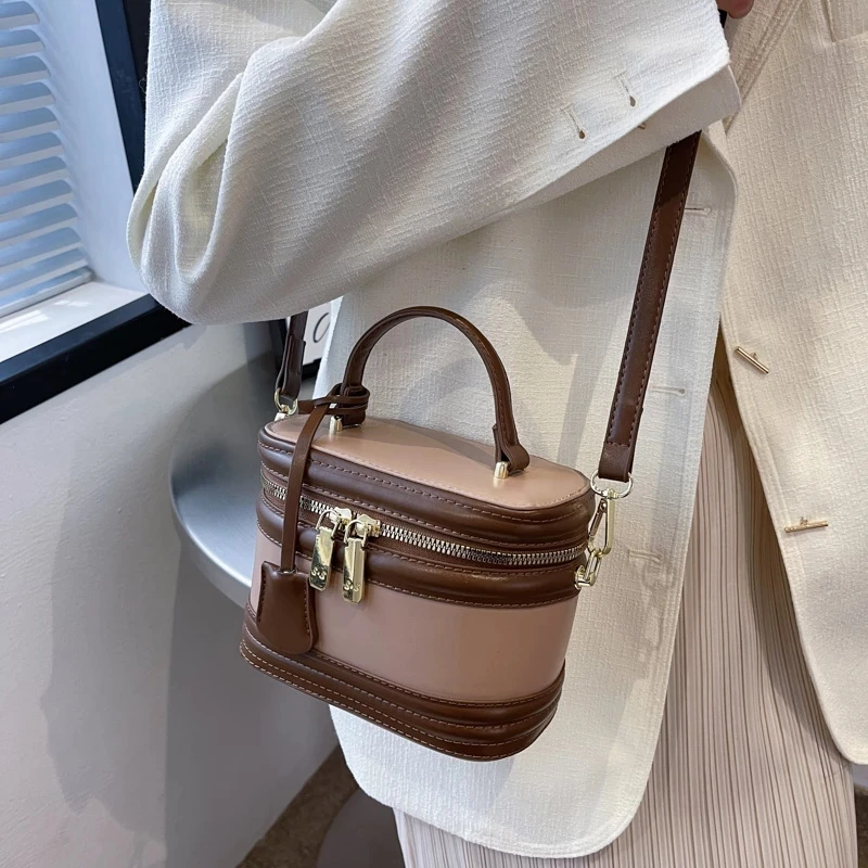 Vintage Mini Crossbody Messenger Bag with Short Handle 2022 Fashion Box Design Woman Shoulder Bag Ladies Fashion Handbags Purses
Vintage Mini Crossbody Messenger Bag with Short Handle 2022 Fashion Box Design Woman Shoulder Bag Ladies Fashion Handbags Purses