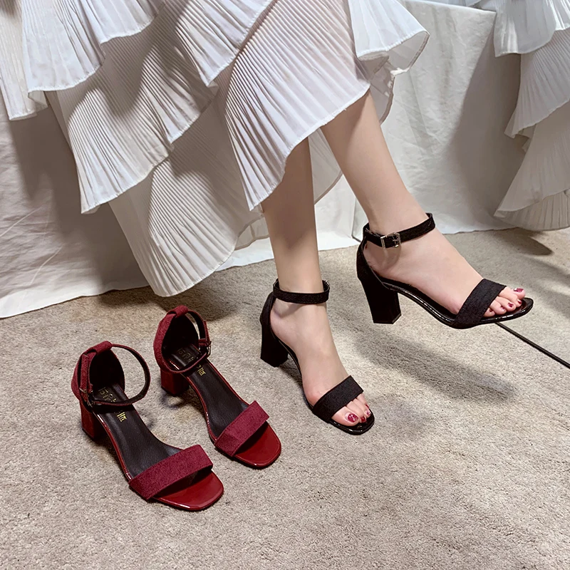 Fashion Womens Shoes 2022 Female Sandal High Heels Buckle Strap All-Match Luxury Girls High-heeled Beige Summer Comfort Velvet
Fashion Womens Shoes 2022 Female Sandal High Heels Buckle Strap All-Match Luxury Girls High-heeled Beige Summer Comfort Velvet