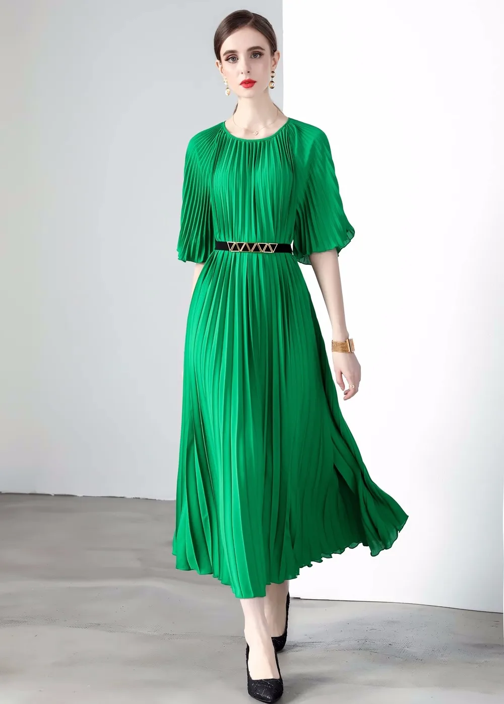 2023 New Summer Retro Solid Color Pleated Long Dress Vestidos Female Fashion O-Neck Casual Loose Holiday Dress With Belt
2023 New Summer Retro Solid Color Pleated Long Dress Vestidos Female Fashion O-Neck Casual Loose Holiday Dress With Belt