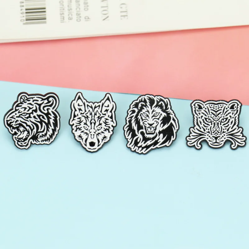 Geometric Animal Pattern Brooch Lapel Button Pin Accessories European and American New Alloy Brooch Couple Clothes Decoration
Geometric Animal Pattern Brooch Lapel Button Pin Accessories European and American New Alloy Brooch Couple Clothes Decoration