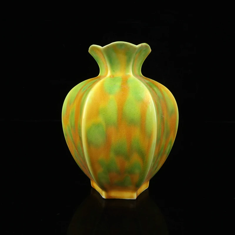 Ming Hongzhi Year Tiger Skin Glaze Pomegranate Bottle Exquisite Table Top Ornament Home Craft Decoration Fine Workmanship
Ming Hongzhi Year Tiger Skin Glaze Pomegranate Bottle Exquisite Table Top Ornament Home Craft Decoration Fine Workmanship