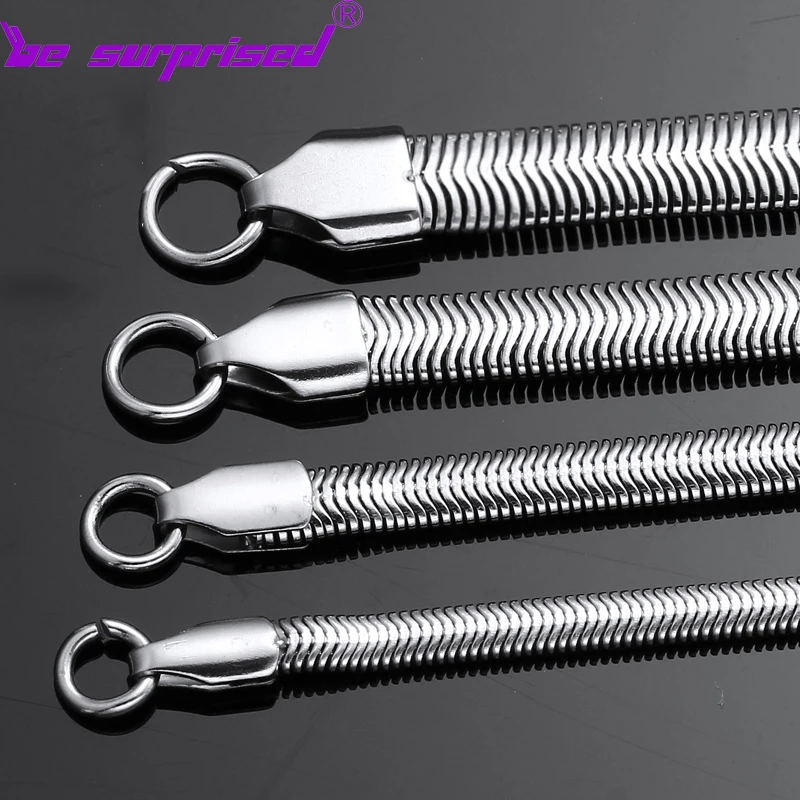 Flat snake chain titanium steel men's soft snake bone chain stainless steel ladies chain clavicle chain size can be customized
Flat snake chain titanium steel men's soft snake bone chain stainless steel ladies chain clavicle chain size can be customized