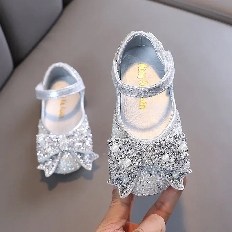 Spring Autumn Girls' New Water Diamond Bow Soft Sole Comfortable Princess Shoes Baby Fashion Flat Bottom Anti Slip Shoes
Spring Autumn Girls' New Water Diamond Bow Soft Sole Comfortable Princess Shoes Baby Fashion Flat Bottom Anti Slip Shoes