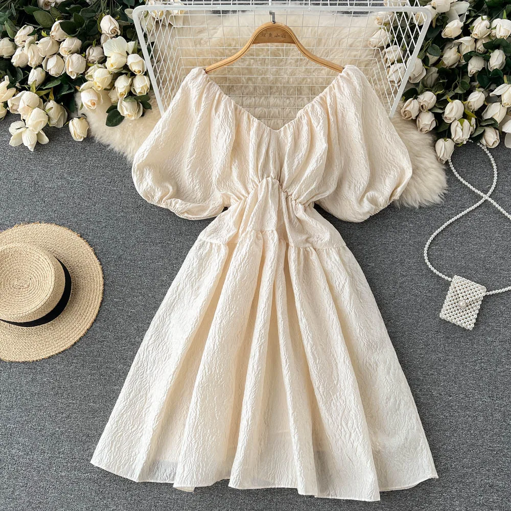 summer new design three-dimensional jacquard V-neck puff sleeve dress women's summer mid-length puffy skirt
summer new design three-dimensional jacquard V-neck puff sleeve dress women's summer mid-length puffy skirt