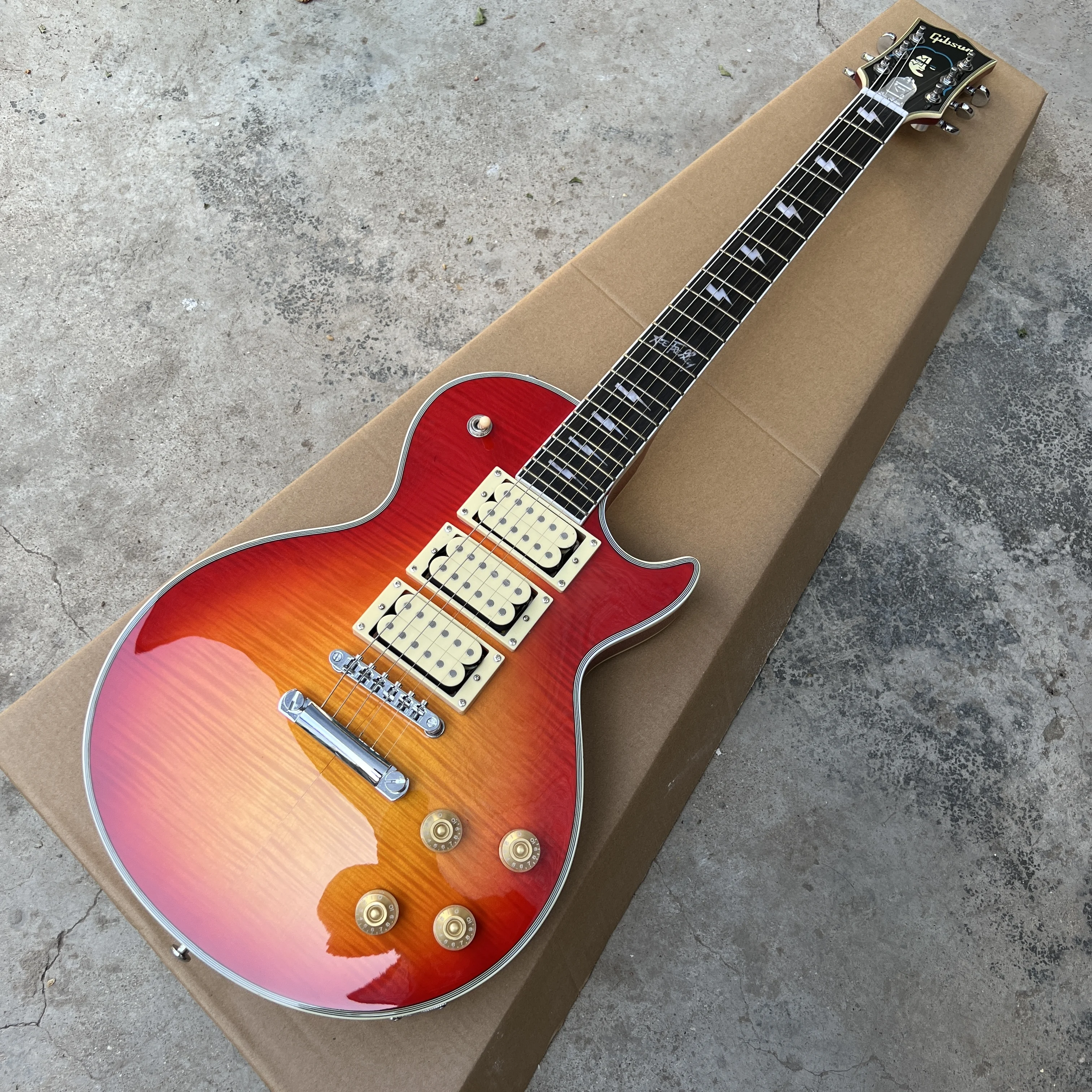 

Ace Frehley Custom Electric Guitar， Flame Maple Top Cherry Sunburst Color rosewood fingerboard, Mahogany Body