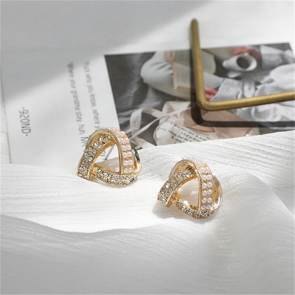 Silver Needle Pearl Earrings Simple and Small 2022 New Tide Diamond Earrings Advanced Sense Earrings No Ear Holes Women
Silver Needle Pearl Earrings Simple and Small 2022 New Tide Diamond Earrings Advanced Sense Earrings No Ear Holes Women