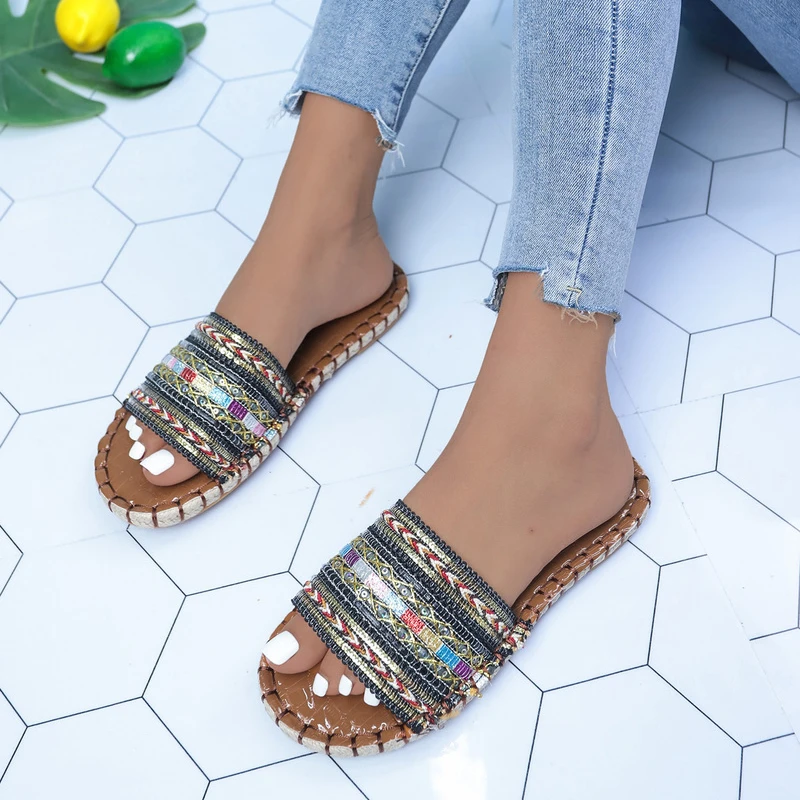 Ladies Slippers 2022 New Summer Roman Leopard Print Fashion Flat Slippers Outside Wear Seaside Beach Casual Flip-flops Plus Size
Ladies Slippers 2022 New Summer Roman Leopard Print Fashion Flat Slippers Outside Wear Seaside Beach Casual Flip-flops Plus Size