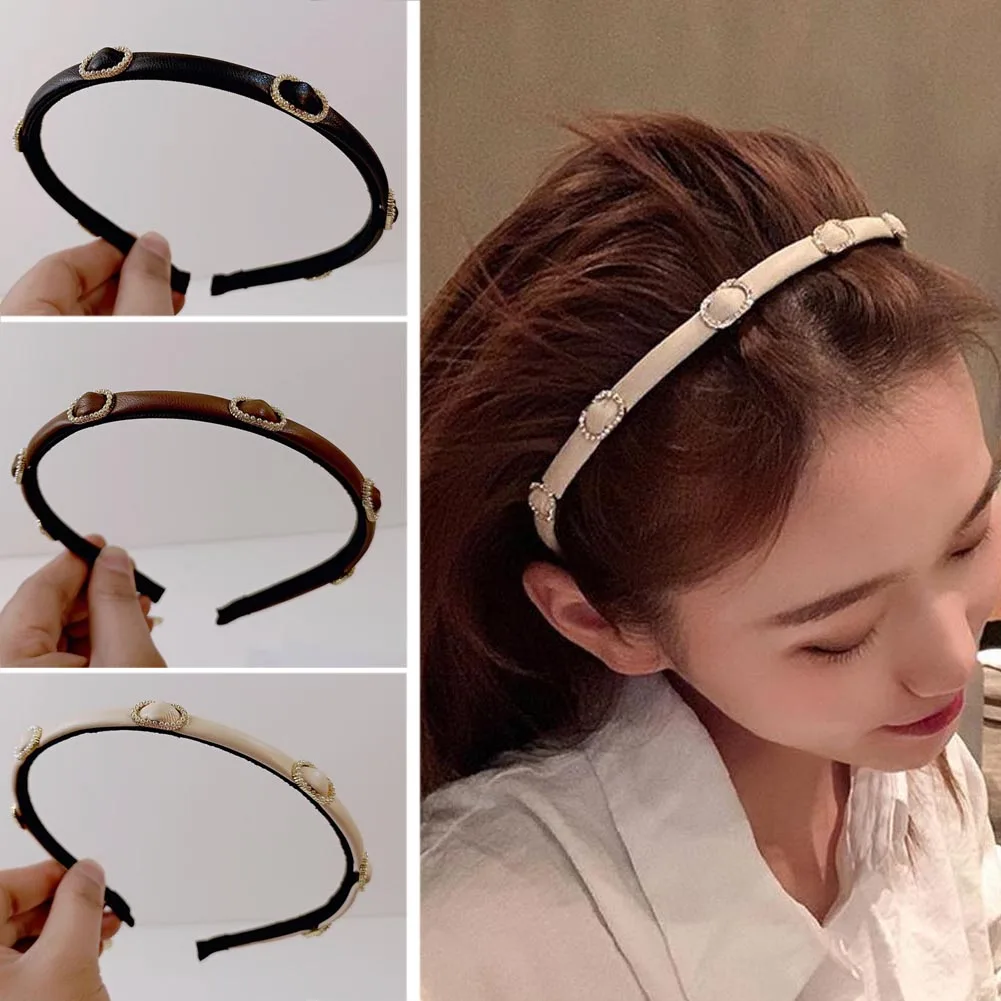 2022 New Korean Solid PU Pearl Bezel Headwear For Women Headband Girls Hair Bands Vintage Hairband Hoop For Hair Accessories
2022 New Korean Solid PU Pearl Bezel Headwear For Women Headband Girls Hair Bands Vintage Hairband Hoop For Hair Accessories