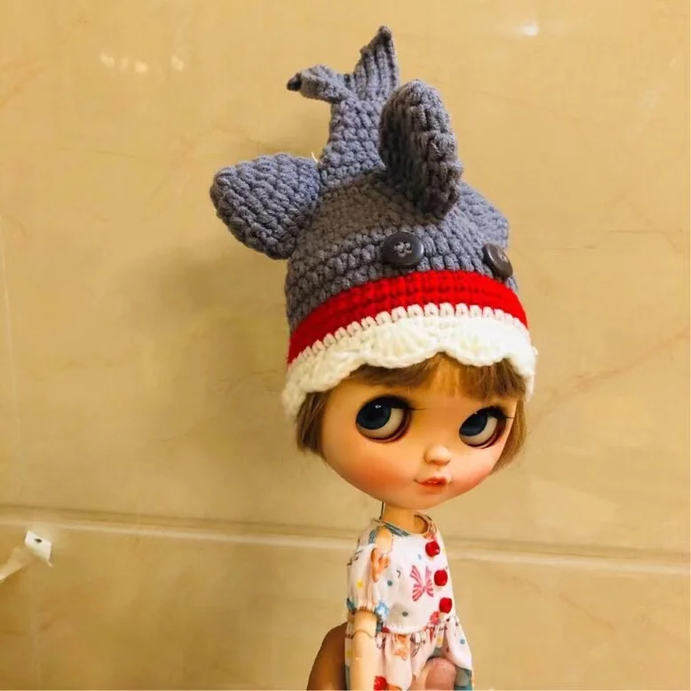 Blythe hat shark hand woven wool three-dimensional hat (Fit blythe、qbaby Doll Accessories)
Blythe hat shark hand woven wool three-dimensional hat (Fit blythe、qbaby Doll Accessories)