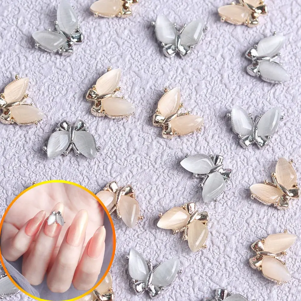 New Cute Crystal Lips Nail Art Jewelry Shiny Metal Butterfly Luxurious DIY Design Nail Art Decorations 
New Cute Crystal Lips Nail Art Jewelry Shiny Metal Butterfly Luxurious DIY Design Nail Art Decorations