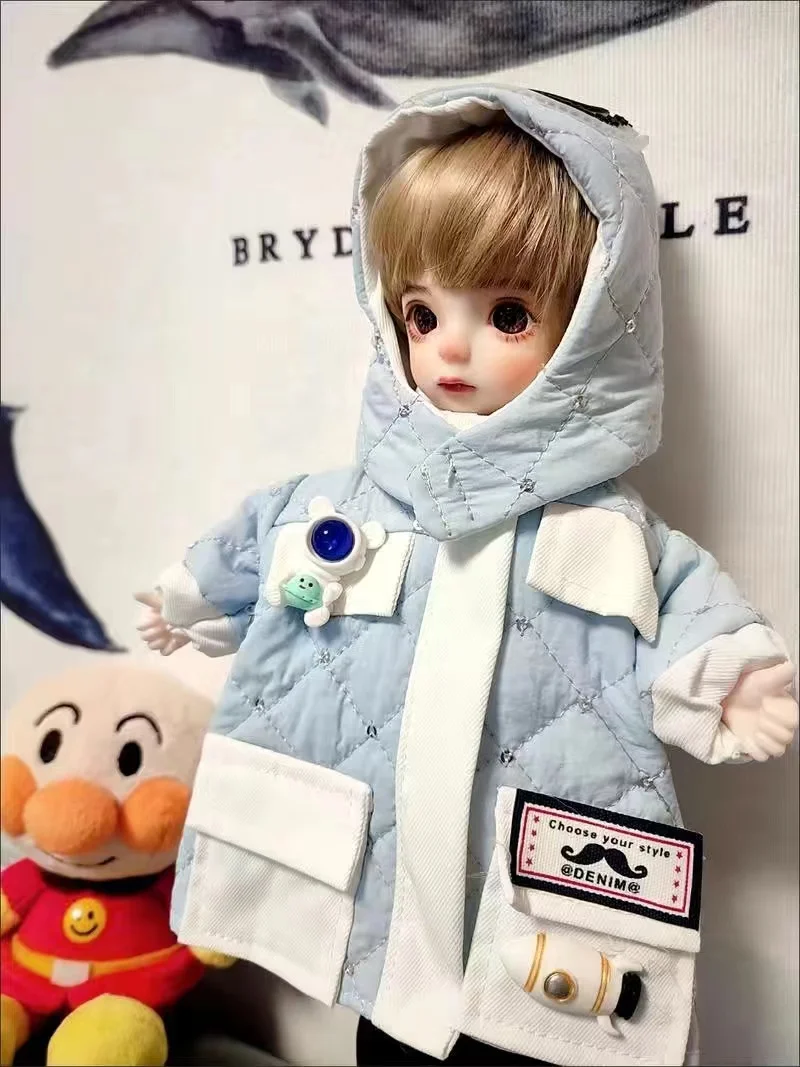 New 1/6 Doll Clothes Fashion 30CM BJD Doll Coat With Removable Hat Blue Space Suit DIY Doll Accessories For Girl Gift
New 1/6 Doll Clothes Fashion 30CM BJD Doll Coat With Removable Hat Blue Space Suit DIY Doll Accessories For Girl Gift