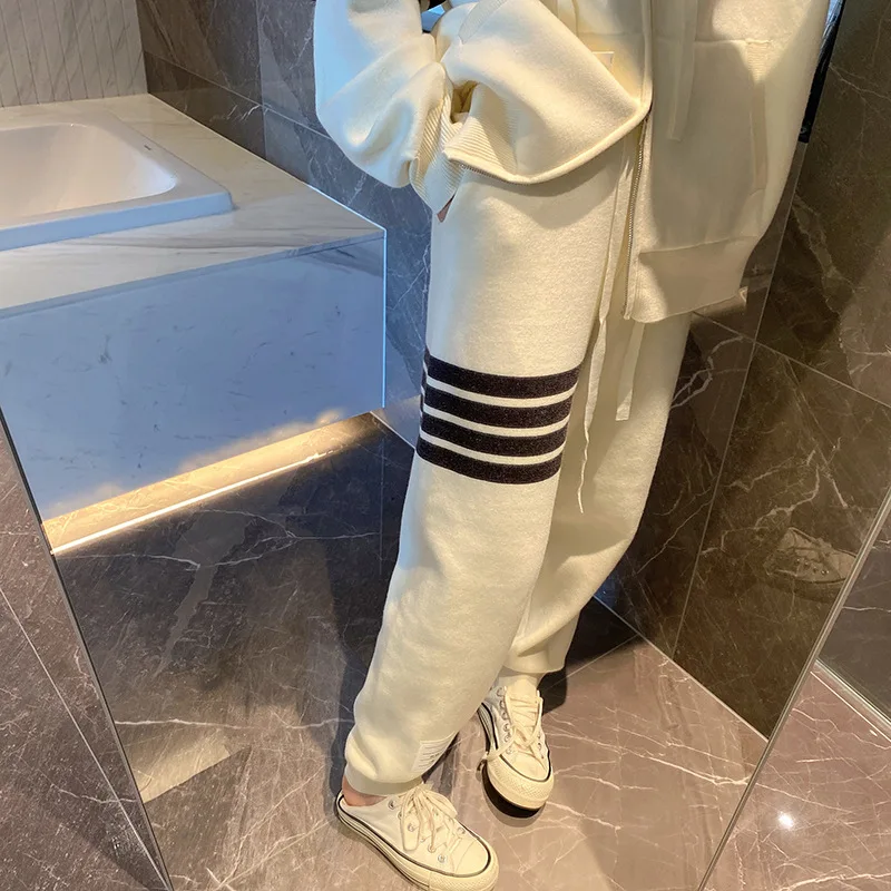 High-quality Plush Wool Knitted Radish Trousers Autumn and Winter Korean Sports and Leisure Feet Harem Pants Ins Tide
High-quality Plush Wool Knitted Radish Trousers Autumn and Winter Korean Sports and Leisure Feet Harem Pants Ins Tide