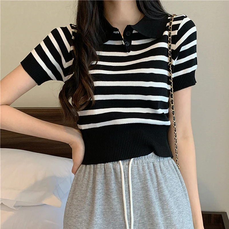 BETHQUENOY Polo Collar Black Striped T Shirt Women Fashion Summer Clothes 2022 Camiseta Mujer Slim Vintage Knitted Tshirts Femme
BETHQUENOY Polo Collar Black Striped T Shirt Women Fashion Summer Clothes 2022 Camiseta Mujer Slim Vintage Knitted Tshirts Femme