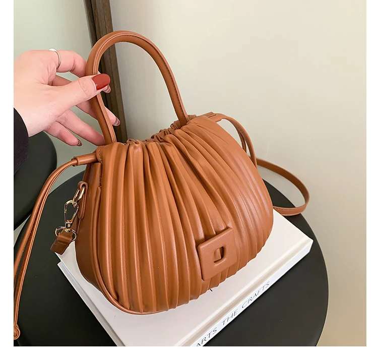 New Arrival Elegant Wrinkle Stripes Leather String Open crossbody Messenger bag Shoulder Hand Bag For Women Ladies Girls
New Arrival Elegant Wrinkle Stripes Leather String Open crossbody Messenger bag Shoulder Hand Bag For Women Ladies Girls
