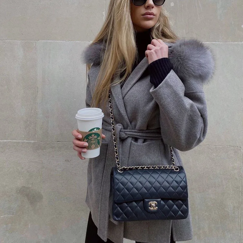 The New Fashion Style Fox Collar For Women Cashmere Coat Western Light Luxury Winter Keep Warm Slim Fitting Coat
The New Fashion Style Fox Collar For Women Cashmere Coat Western Light Luxury Winter Keep Warm Slim Fitting Coat