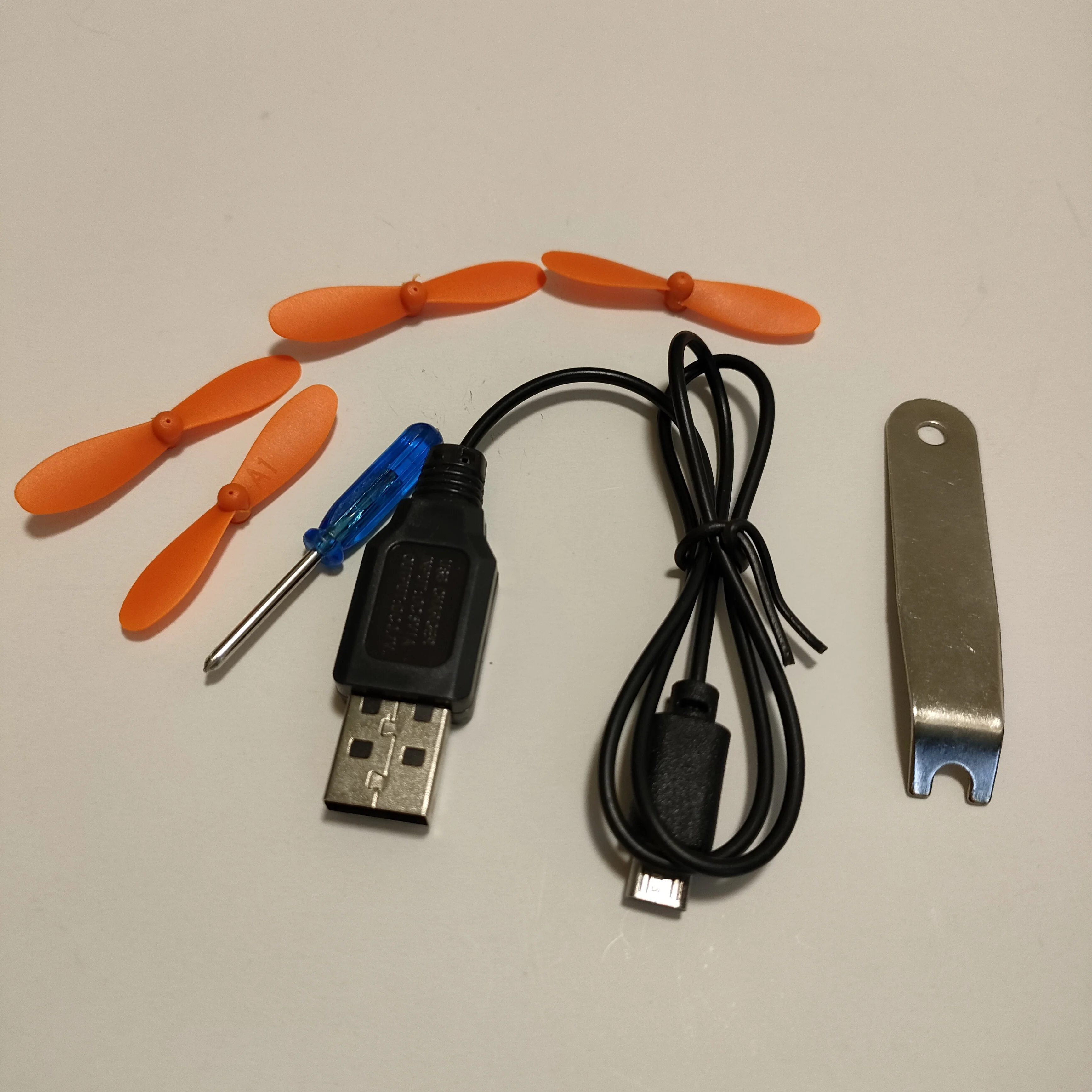 Original Accessory Package Propeller USB Charging Wire Screwdriver Pry Propeller Tool Parts for 4DRC Drone V8 Mini RC Quadcopter
Original Accessory Package Propeller USB Charging Wire Screwdriver Pry Propeller Tool Parts for 4DRC Drone V8 Mini RC Quadcopter