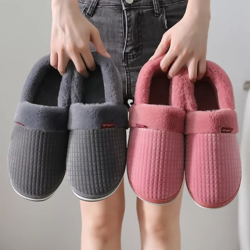2023NEW Plush Fur Comfort House slippers Male 2022 Winter Shoes Men Slippers Soft Indoor Cover Heels Slippers Mens Zapatilla Muj
2023NEW Plush Fur Comfort House slippers Male 2022 Winter Shoes Men Slippers Soft Indoor Cover Heels Slippers Mens Zapatilla Muj