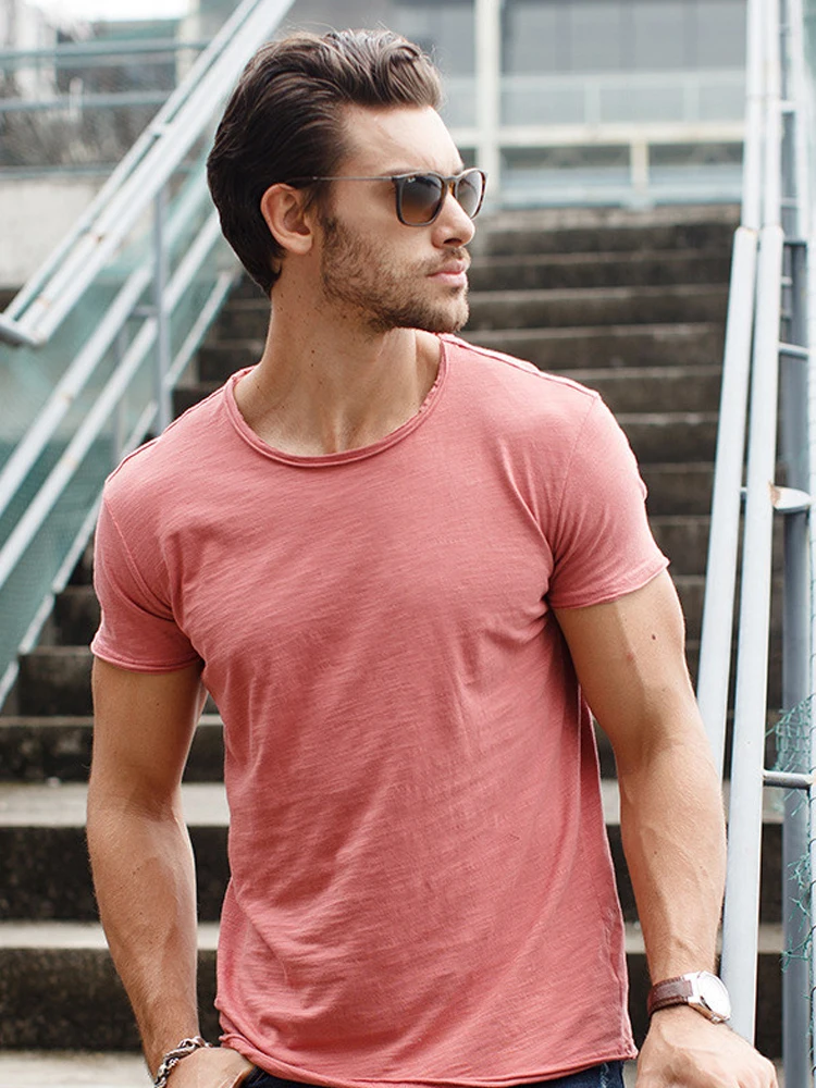 Качественная мужская футболка из 100% хлопка Модная приталенная однотонная с