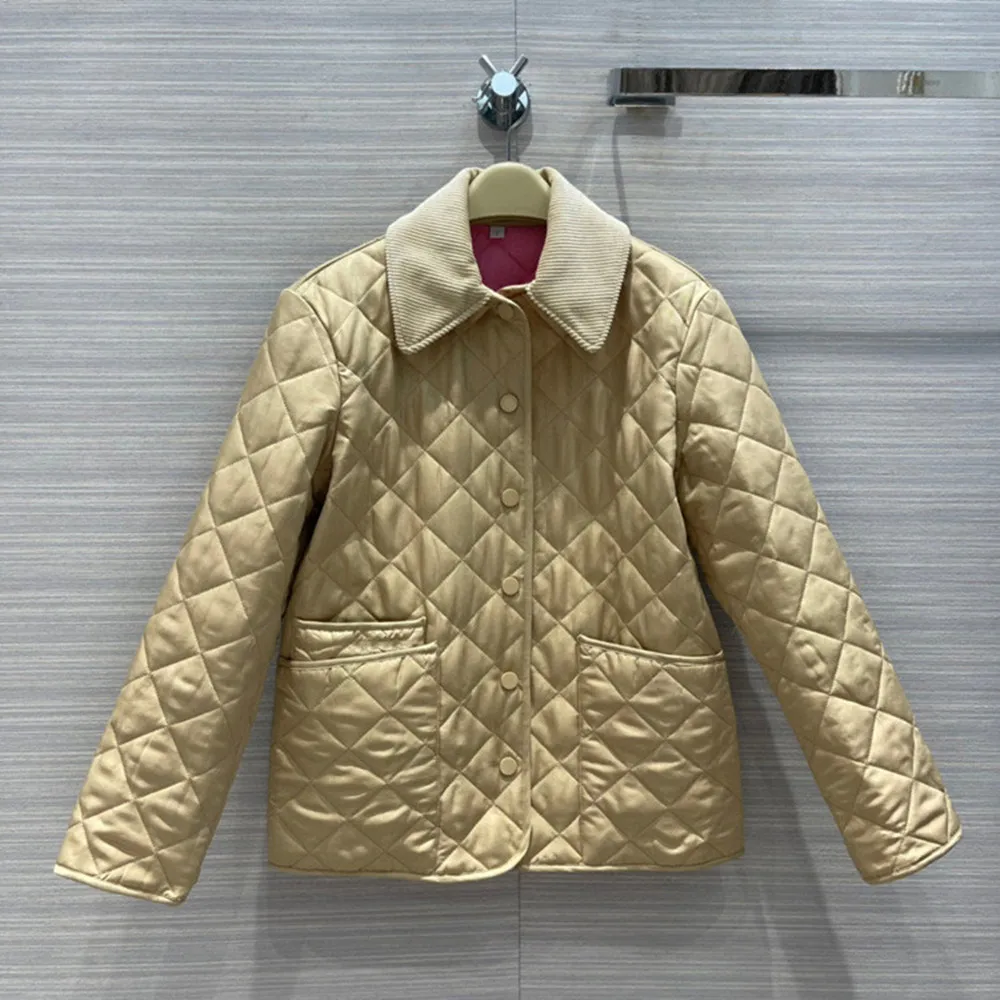 Autumn New Designer Women's High Quality Plaid Vintage O-neck Padded Coat B032
Autumn New Designer Women's High Quality Plaid Vintage O-neck Padded Coat B032