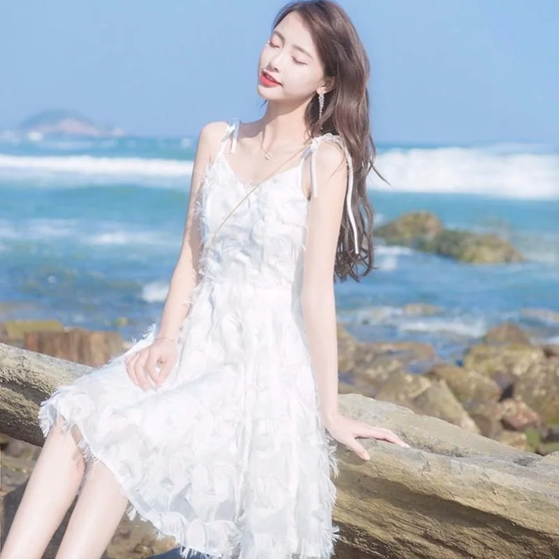 2022 Summer White Women's Dress Fashion V-neck Sexy Slim Little Fairy Skirt Feather Tassel Suspender Casual Beach Dress Female
2022 Summer White Women's Dress Fashion V-neck Sexy Slim Little Fairy Skirt Feather Tassel Suspender Casual Beach Dress Female