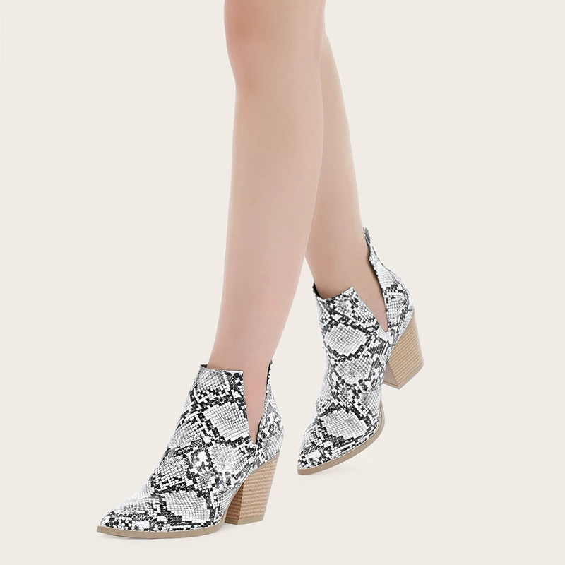 Snakeskin Pattern 8cm Pointed Summer Women's Shoes 2022 New Trend Sandals Chunky Heels Lady Women's Luxury Sandals
Snakeskin Pattern 8cm Pointed Summer Women's Shoes 2022 New Trend Sandals Chunky Heels Lady Women's Luxury Sandals