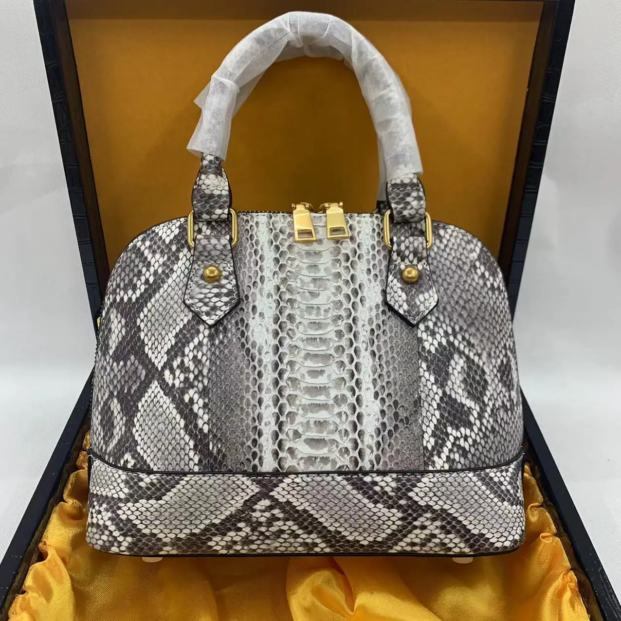 Fashionable genuine leather women's bag python skin women's handbag niche shell bag
Fashionable genuine leather women's bag python skin women's handbag niche shell bag