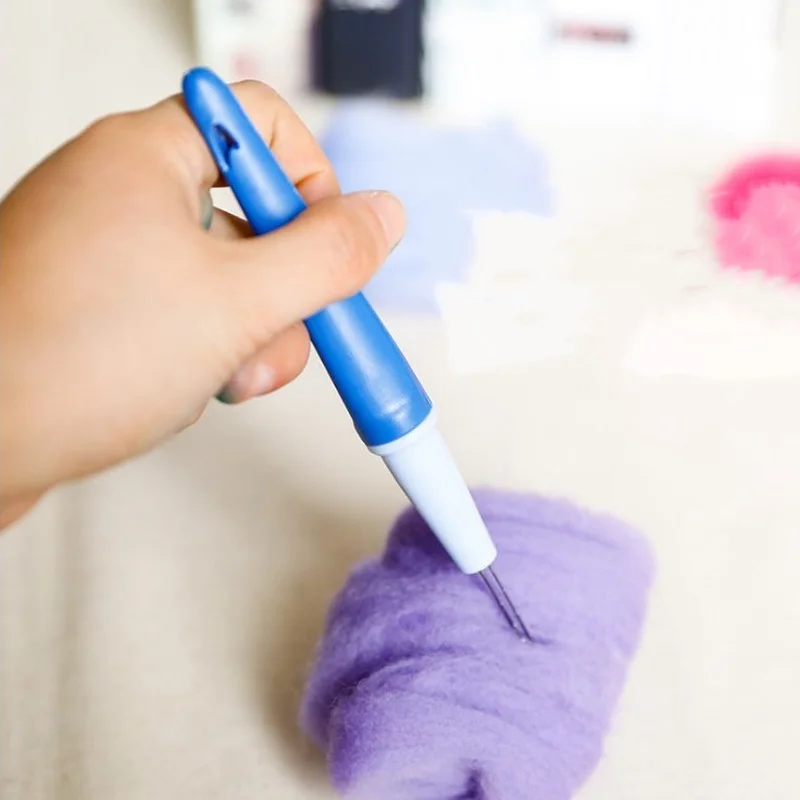 1Pcs Wool Felt Needle Craft Three needle pen DIY handmade Needle Felting with Handle Wool Creative Felting Multi Needle Tools
1Pcs Wool Felt Needle Craft Three needle pen DIY handmade Needle Felting with Handle Wool Creative Felting Multi Needle Tools