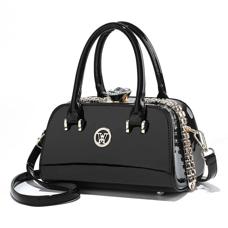 Lady Messenger Bag 2022 New Quality Luxury Evening Ladies Handbags Patent Leather Ladies Shoulder Bag Design Wedding Party Bags
Lady Messenger Bag 2022 New Quality Luxury Evening Ladies Handbags Patent Leather Ladies Shoulder Bag Design Wedding Party Bags