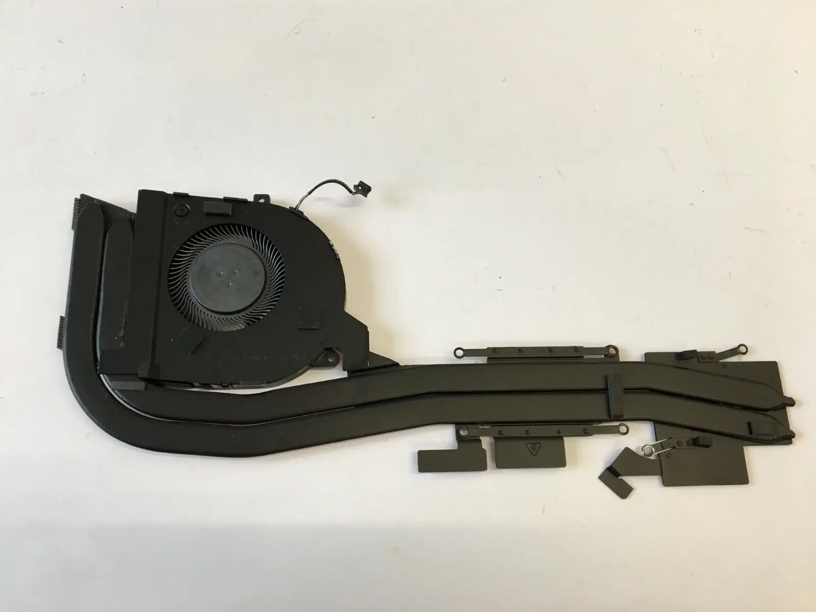 Для Dell Latitude 5501 Precision 15 3541 Heatsink w Fan 05R2HY 5R2HY 0HFVP0
Для Dell Latitude 5501 Precision 15 3541 Heatsink w Fan 05R2HY 5R2HY 0HFVP0