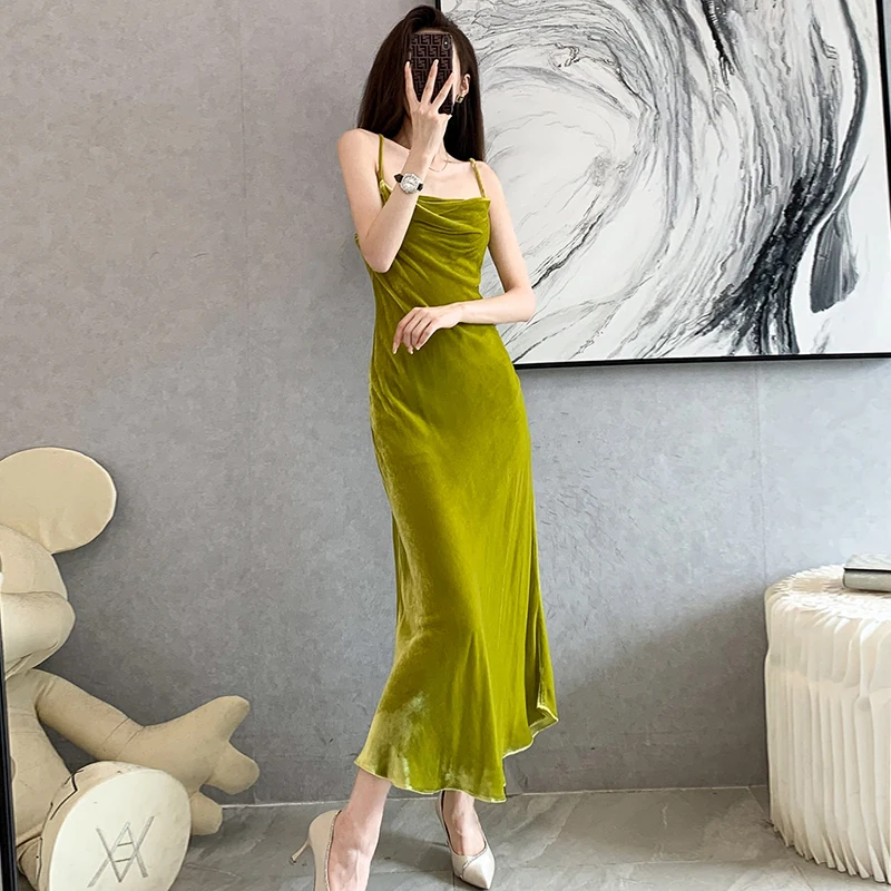 2022 New Korean Women OL Vintage Sexy Slash Neck Sleeveless Maxi Party Dresses Elegant Spaghetti Straps Velvet Female Club Dress
2022 New Korean Women OL Vintage Sexy Slash Neck Sleeveless Maxi Party Dresses Elegant Spaghetti Straps Velvet Female Club Dress