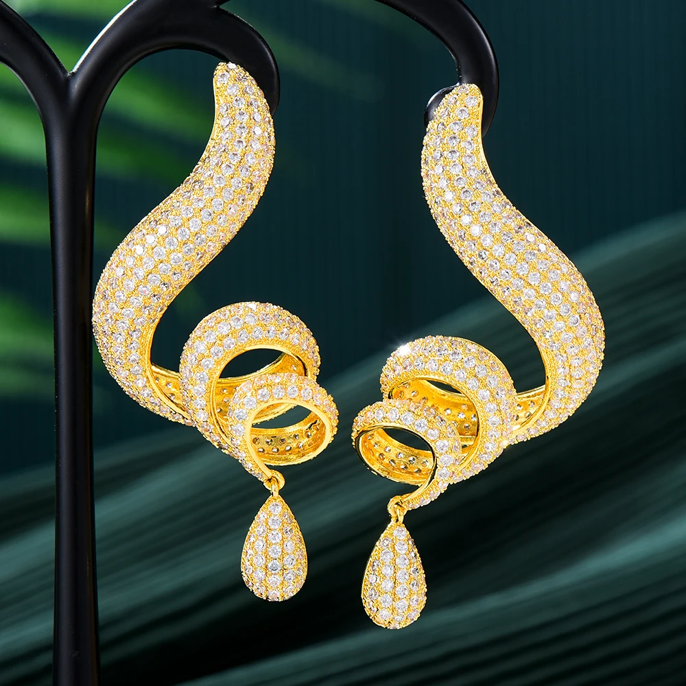 Soramoore Luxury DOUBLE CLAWS Drop Earrings Trendy Cubic Zircon Indian Earrings for women Wedding Engagement Party JEWELRY GIFT
Soramoore Luxury DOUBLE CLAWS Drop Earrings Trendy Cubic Zircon Indian Earrings for women Wedding Engagement Party JEWELRY GIFT