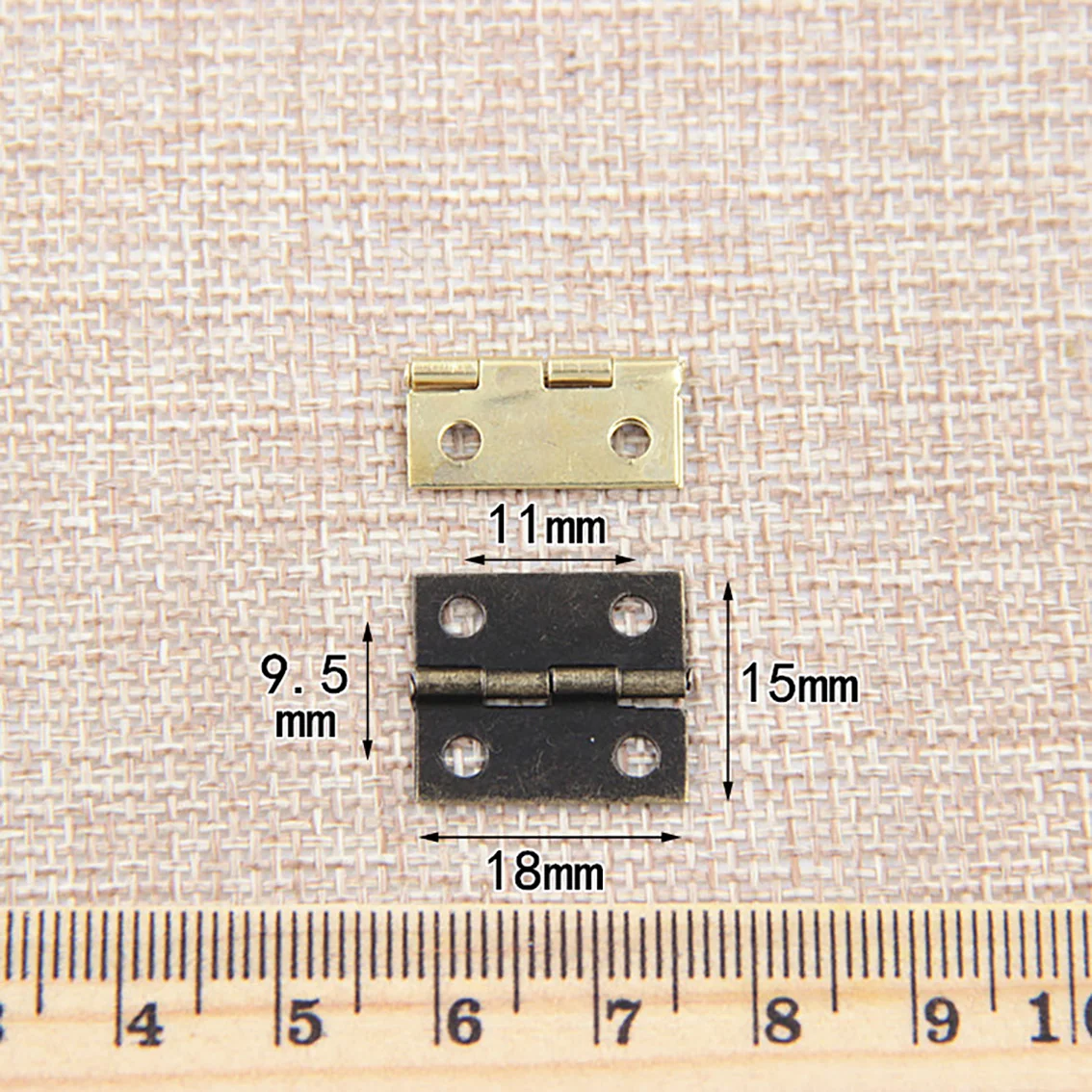 20Pcs Iron Folding Hinge 18*15mm DIY Gift Box Jewelry Box Wooden Box Connector Furniture Hardware Decorative Fittings
20Pcs Iron Folding Hinge 18*15mm DIY Gift Box Jewelry Box Wooden Box Connector Furniture Hardware Decorative Fittings