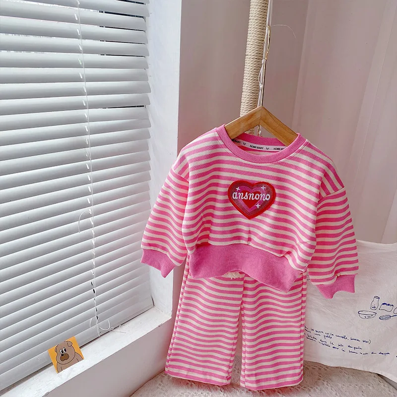 Casual Tracksuit girl sweatshirt autumn Kid Girl Clothing top+Pants sportswear Sets Infant Clothes Baby love stripe sweater
Casual Tracksuit girl sweatshirt autumn Kid Girl Clothing top+Pants sportswear Sets Infant Clothes Baby love stripe sweater